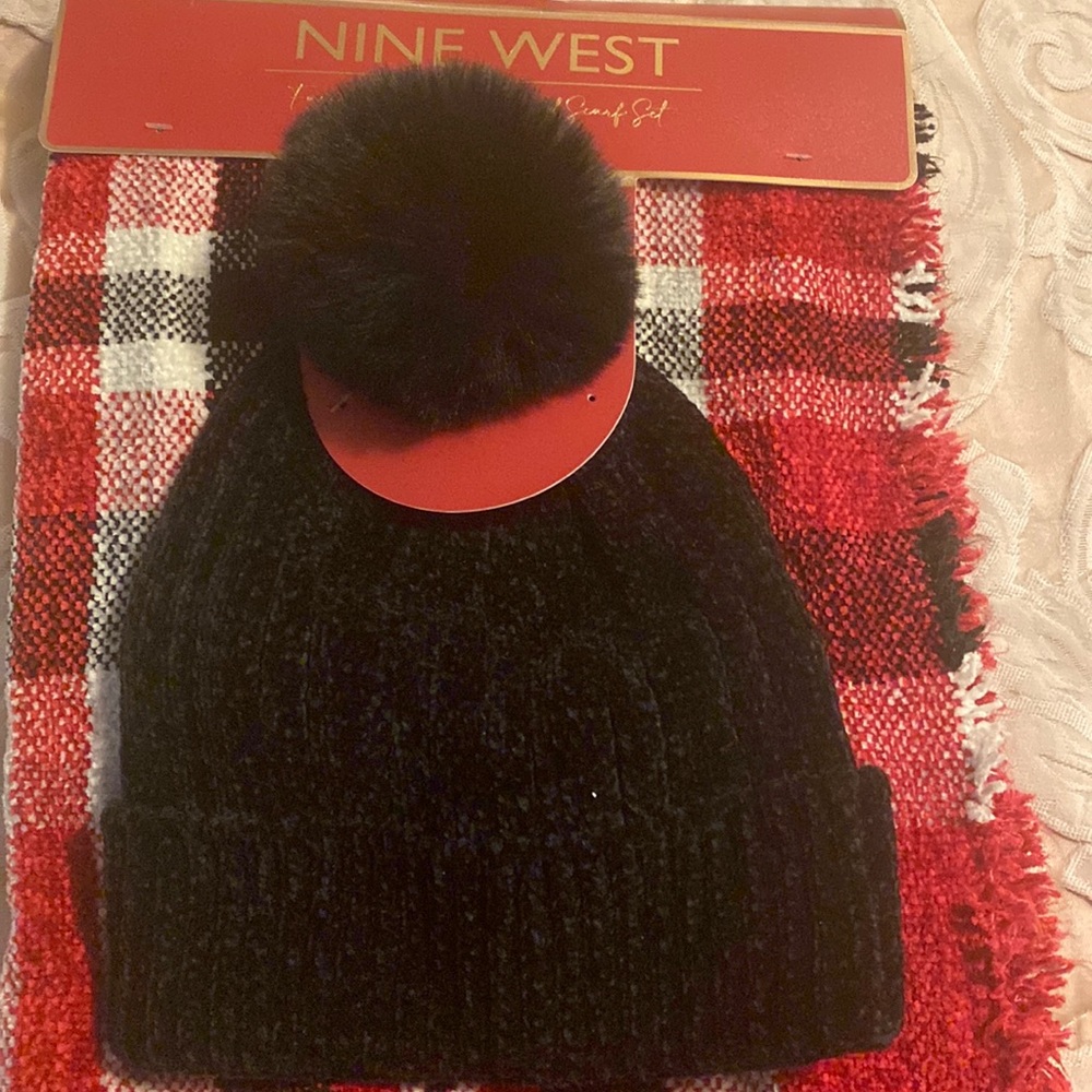 Brand new Nine west hat and scarf set
